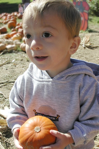 2004-10-17 Holding Pumpkin.jpg