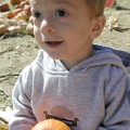 2004-10-17 Holding Pumpkin