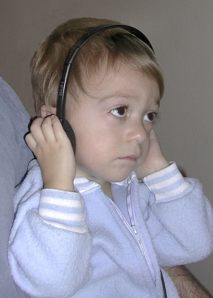 2004-11-27 Sam Headphones2a.jpg