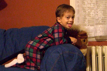 2005-11-07 Sam Chair Bad