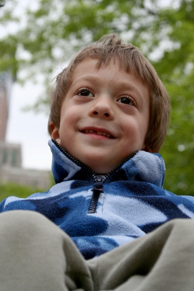 2006-05-10 Sam Swing Closeup.jpg