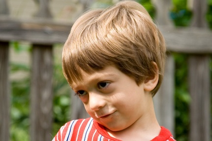 2008-09-20-Sam-Looks-Sideways